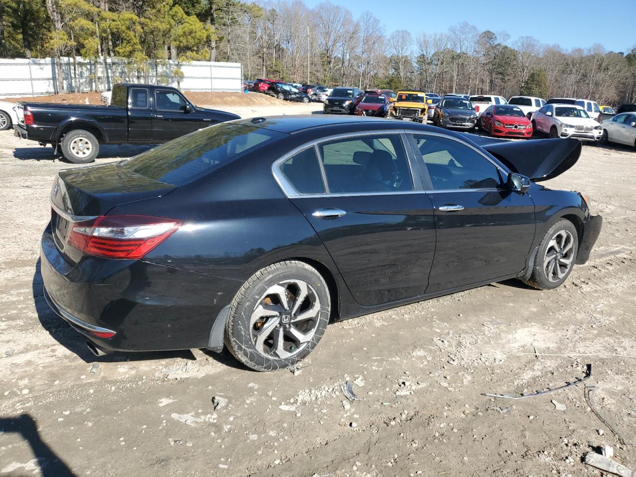 Photo 2 VIN: 1HGCR2F81HA140514 - HONDA ACCORD 