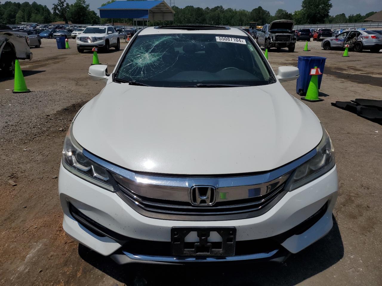 Photo 4 VIN: 1HGCR2F81HA219231 - HONDA ACCORD 