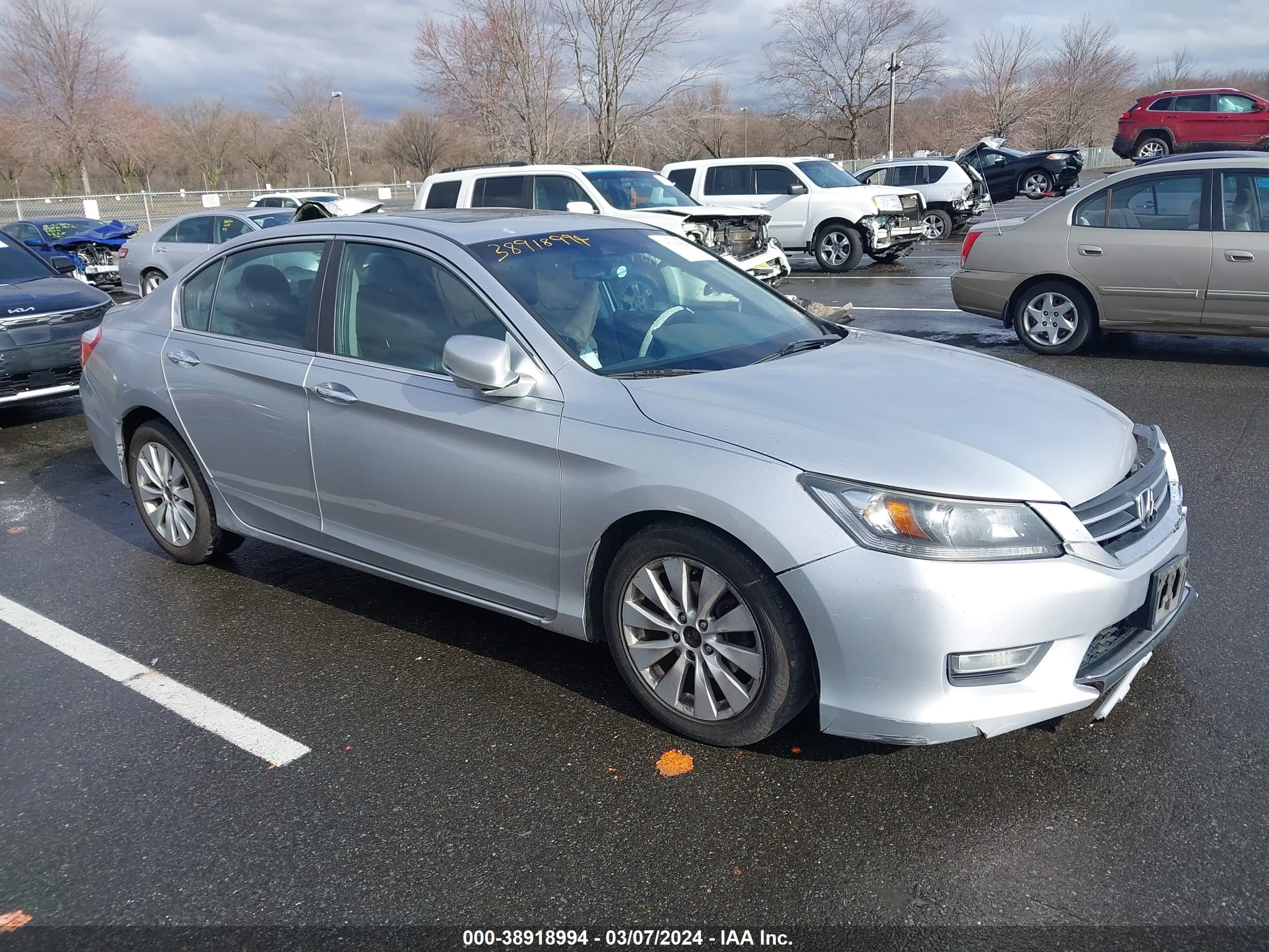 Photo 0 VIN: 1HGCR2F82DA008761 - HONDA ACCORD 