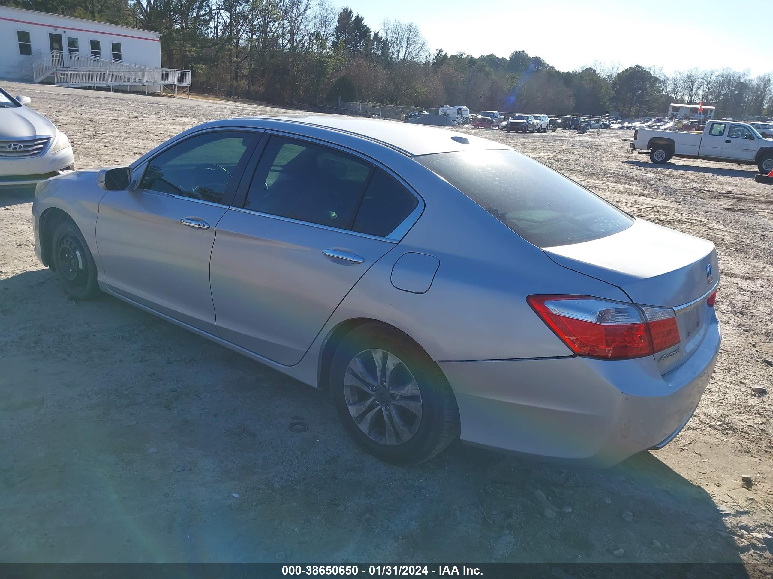 Photo 3 VIN: 1HGCR2F82DA044014 - HONDA ACCORD 