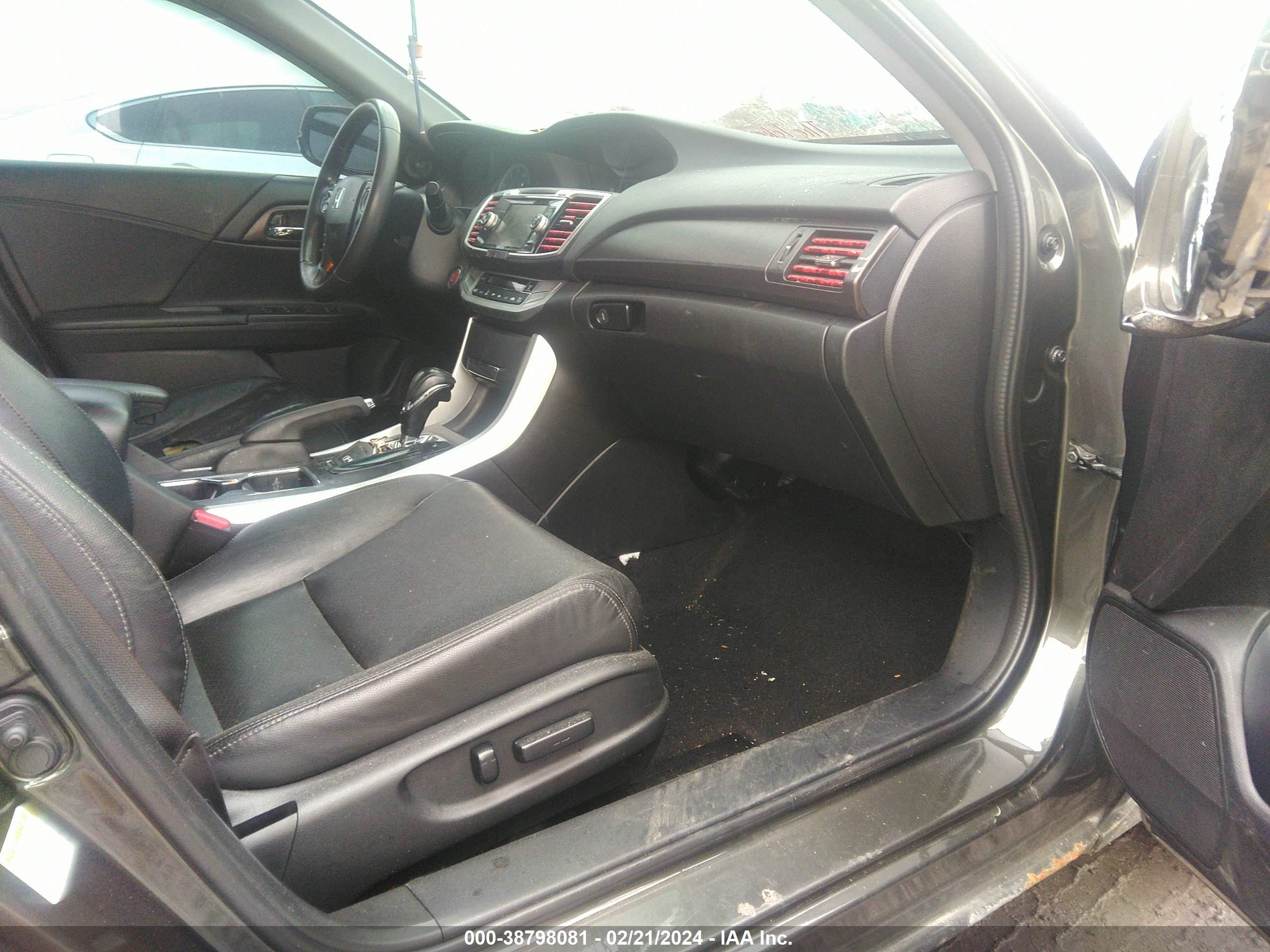 Photo 4 VIN: 1HGCR2F82DA189991 - HONDA ACCORD 