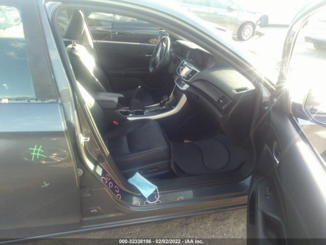 Photo 4 VIN: 1HGCR2F82DA282168 - HONDA ACCORD SDN 