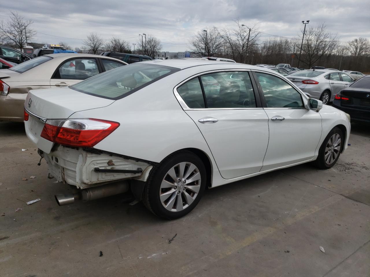 Photo 2 VIN: 1HGCR2F82EA011743 - HONDA ACCORD 