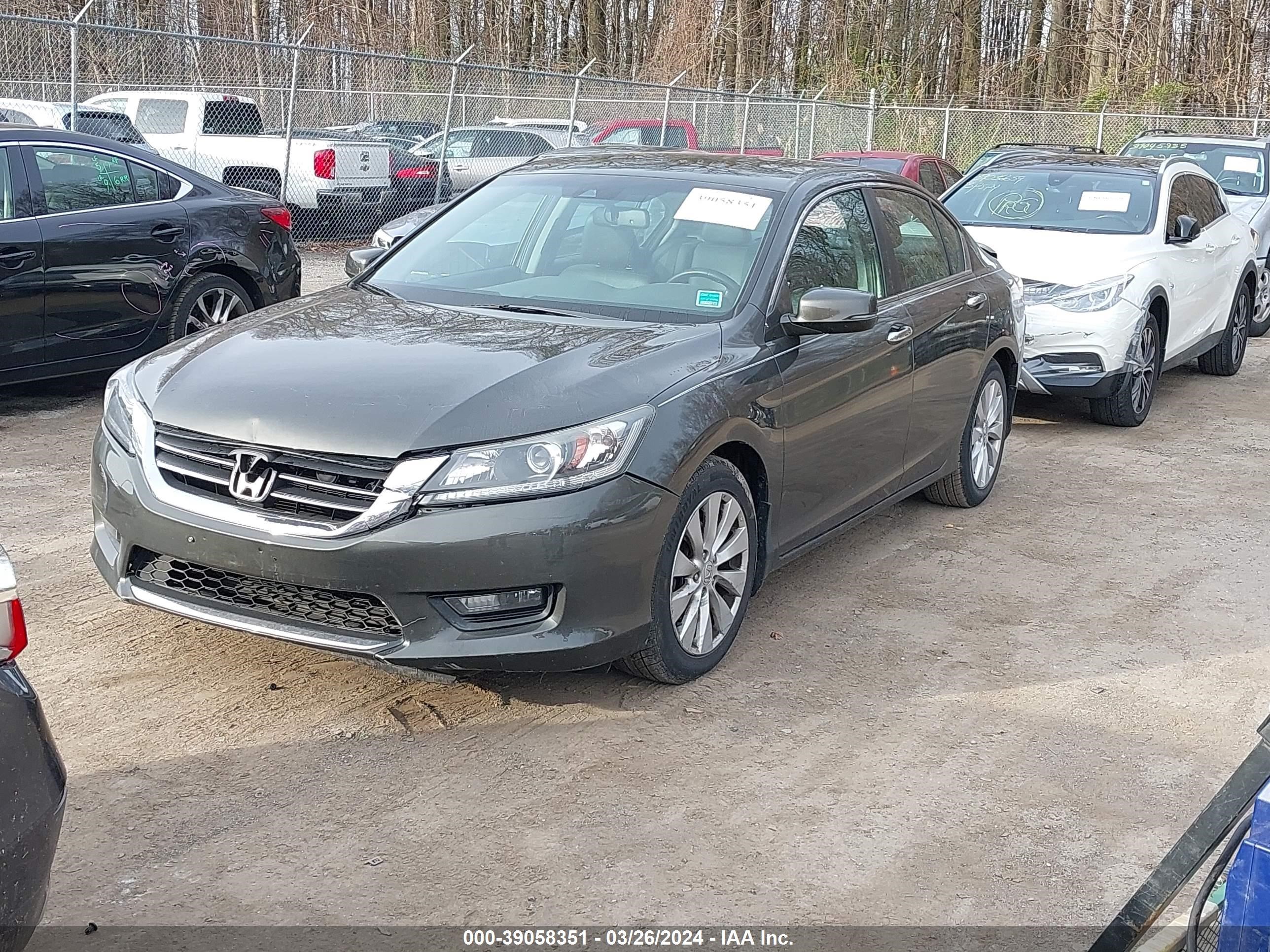 Photo 1 VIN: 1HGCR2F82EA107209 - HONDA ACCORD 