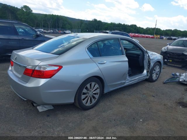 Photo 3 VIN: 1HGCR2F82EA170228 - HONDA ACCORD 