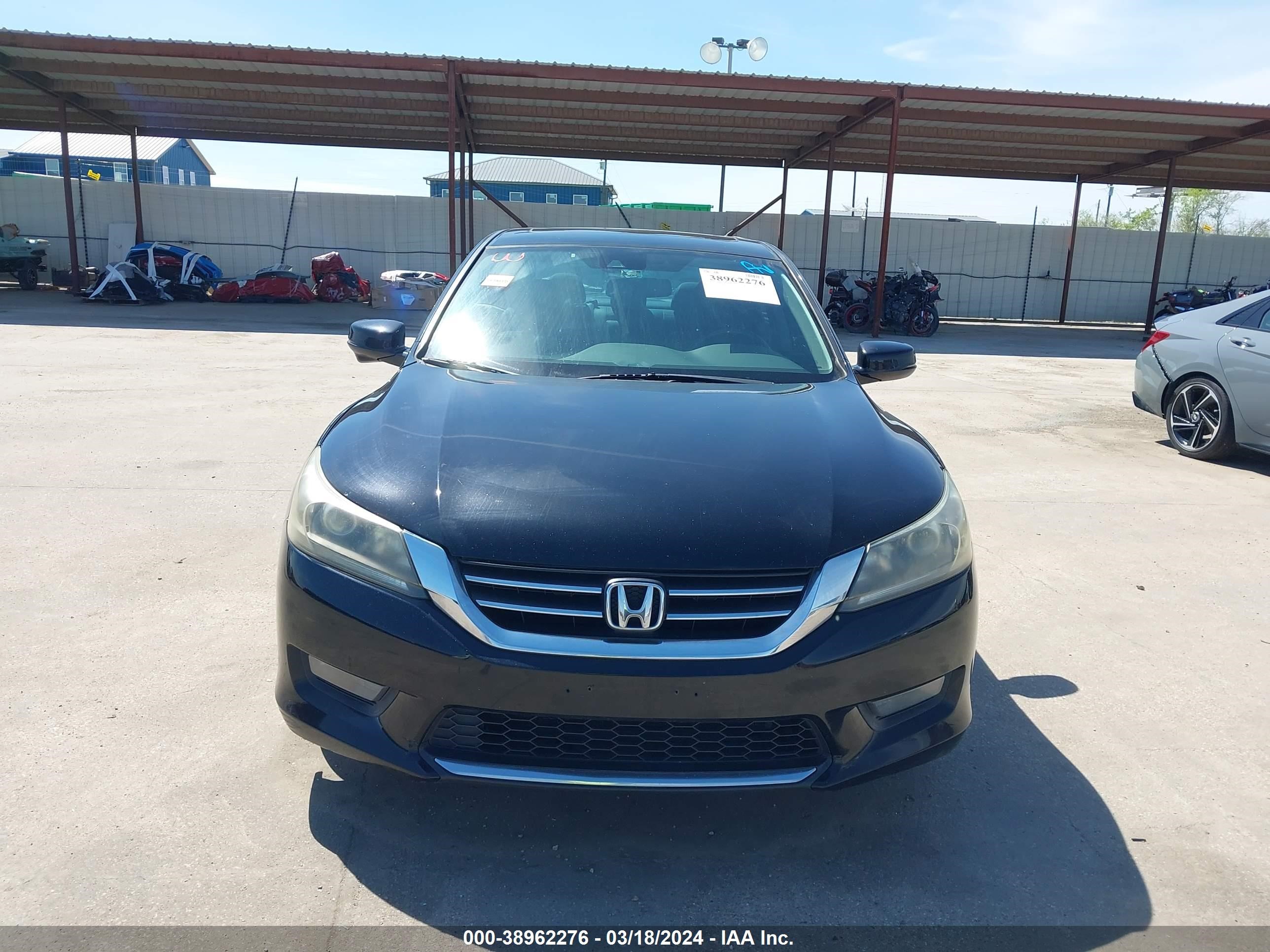 Photo 11 VIN: 1HGCR2F82EA212929 - HONDA ACCORD 