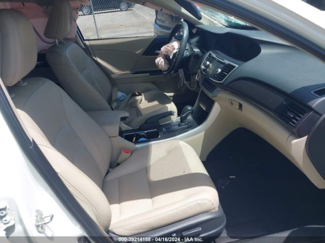 Photo 4 VIN: 1HGCR2F82FA136002 - HONDA ACCORD 