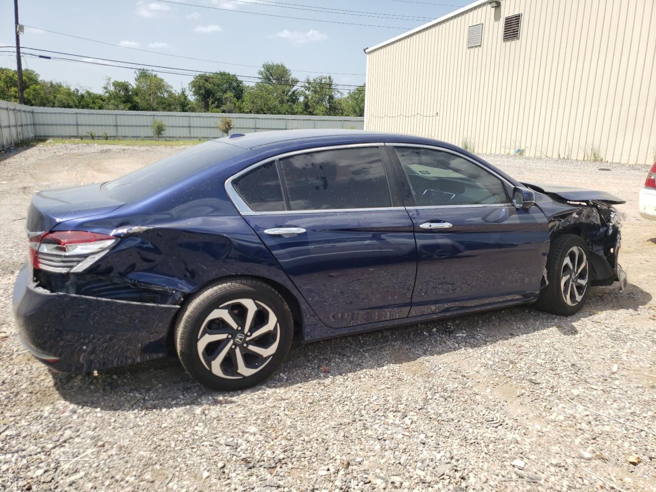 Photo 2 VIN: 1HGCR2F82GA028304 - HONDA ACCORD 