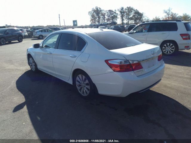 Photo 2 VIN: 1HGCR2F83DA001947 - HONDA ACCORD SDN 