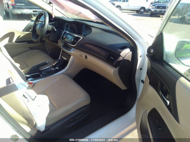 Photo 4 VIN: 1HGCR2F83DA001947 - HONDA ACCORD SDN 