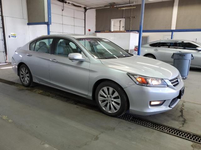 Photo 3 VIN: 1HGCR2F83DA026296 - HONDA ACCORD 