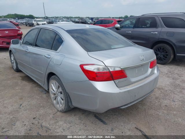 Photo 2 VIN: 1HGCR2F83DA152741 - HONDA ACCORD 