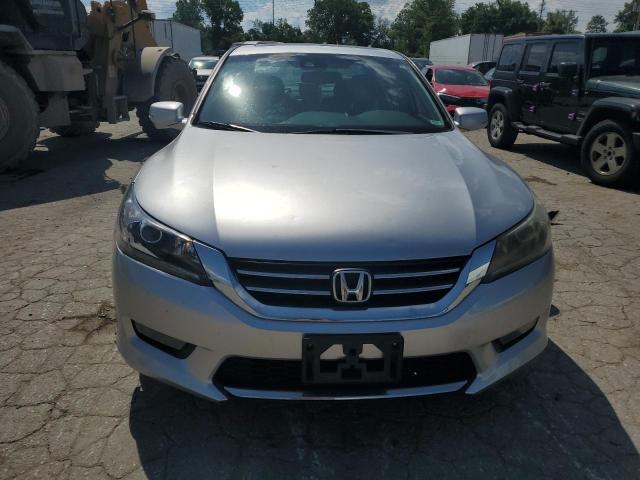 Photo 4 VIN: 1HGCR2F83EA005806 - HONDA ACCORD 