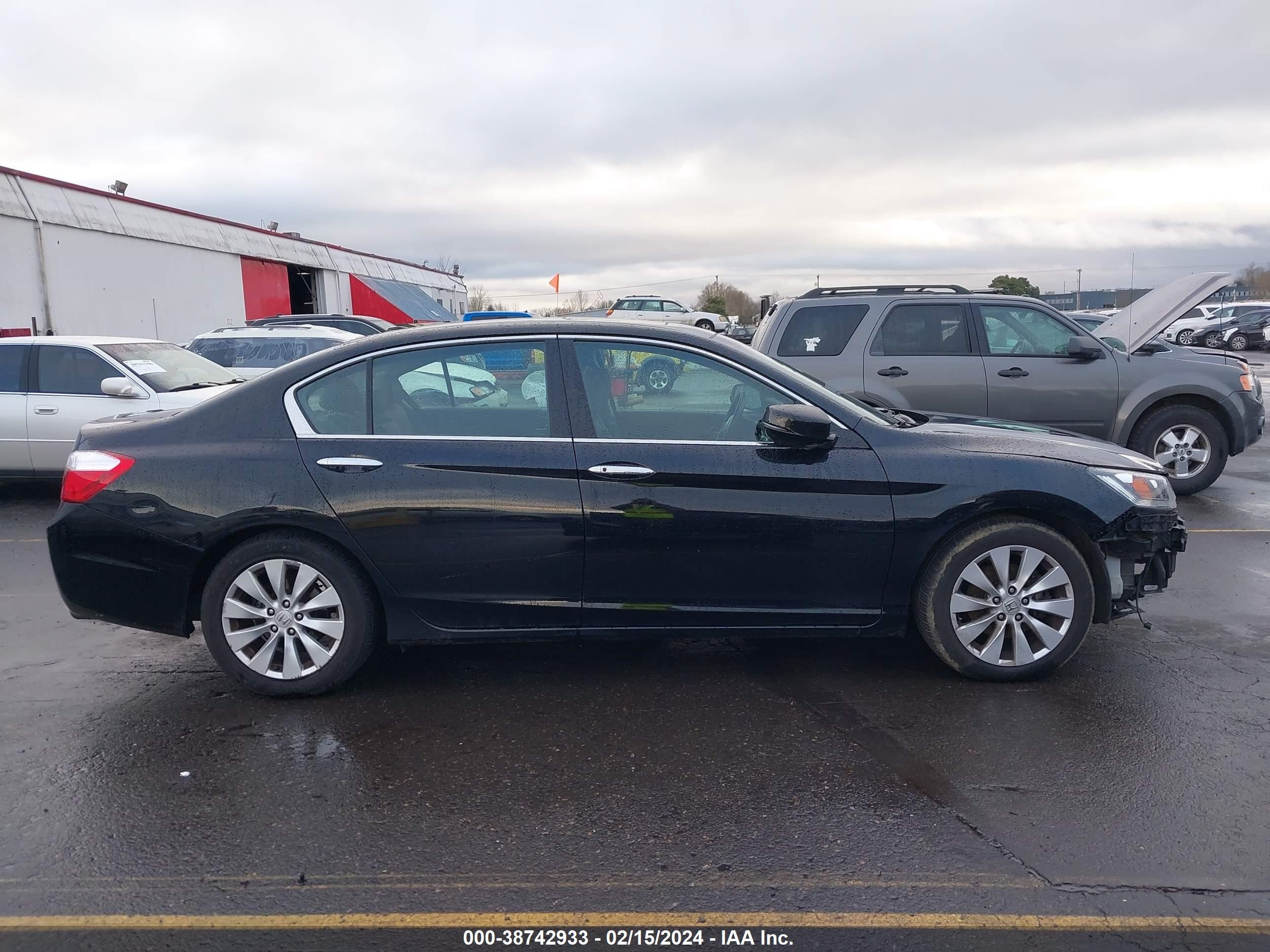 Photo 13 VIN: 1HGCR2F83EA007314 - HONDA ACCORD 