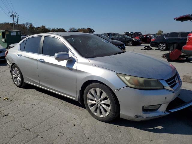 Photo 3 VIN: 1HGCR2F83EA130420 - HONDA ACCORD EXL 