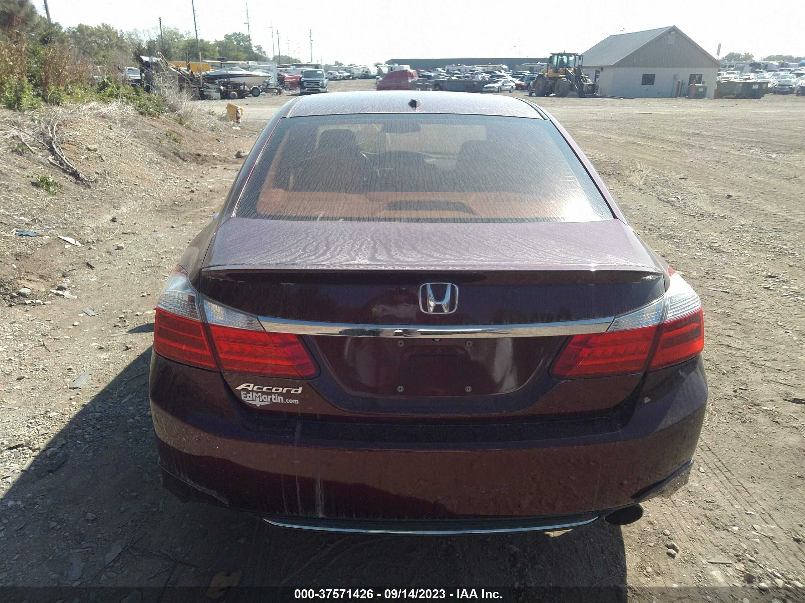 Photo 15 VIN: 1HGCR2F83EA181660 - HONDA ACCORD 