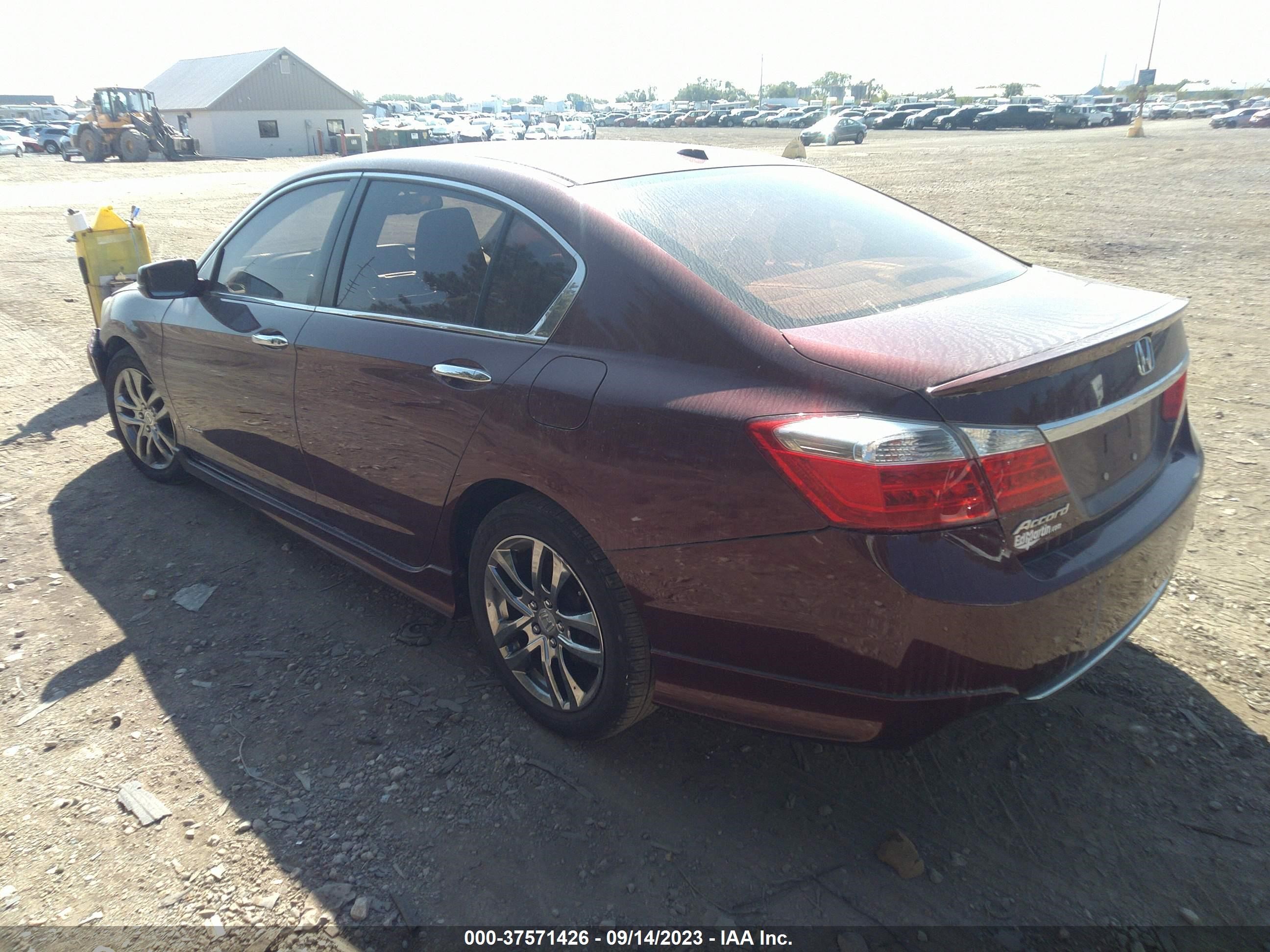 Photo 2 VIN: 1HGCR2F83EA181660 - HONDA ACCORD 