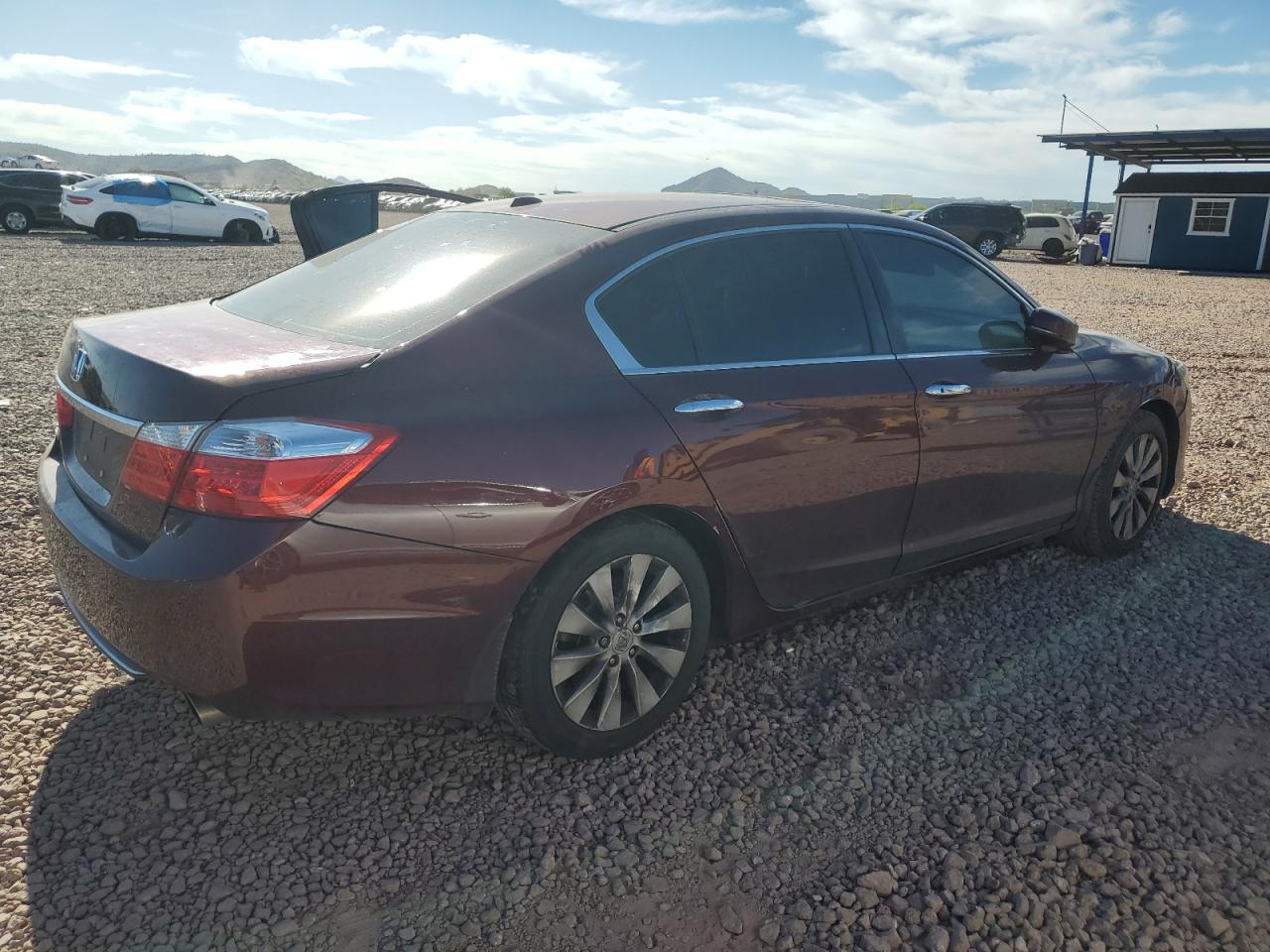 Photo 2 VIN: 1HGCR2F83FA051864 - HONDA ACCORD 