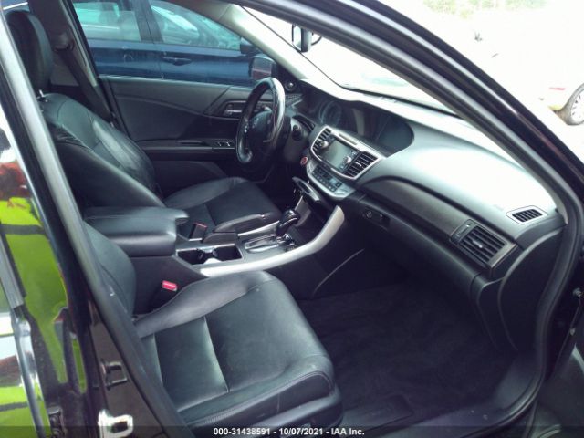 Photo 4 VIN: 1HGCR2F83FA070348 - HONDA ACCORD SEDAN 