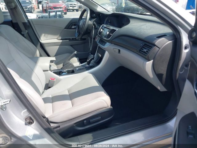 Photo 4 VIN: 1HGCR2F83FA168215 - HONDA ACCORD 