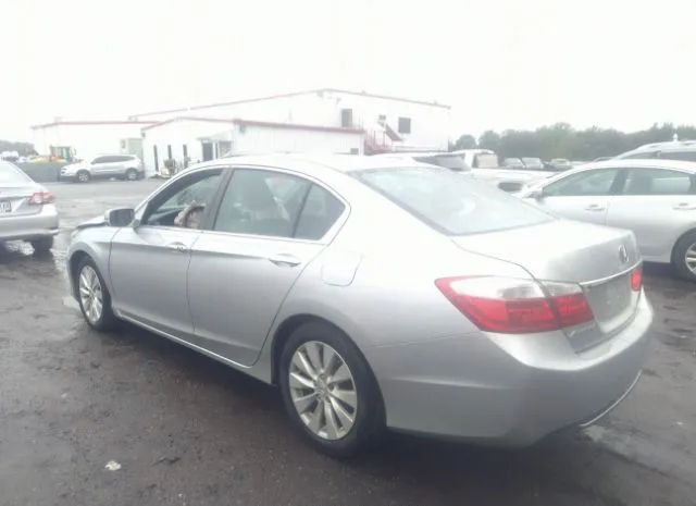 Photo 2 VIN: 1HGCR2F83FA174161 - HONDA ACCORD SEDAN 