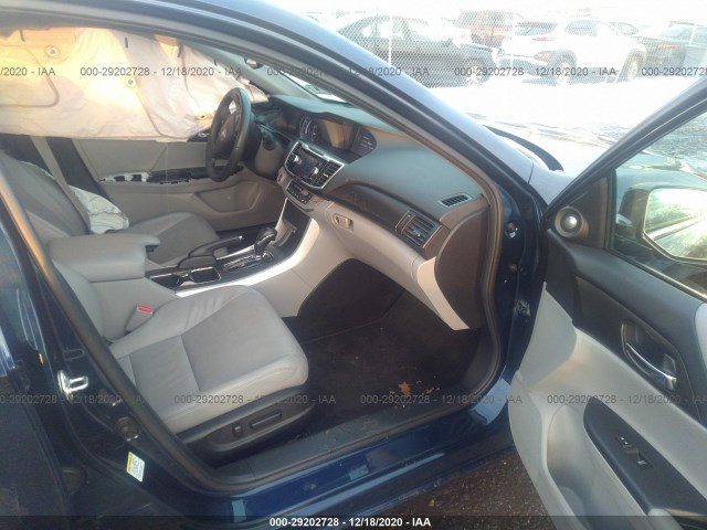 Photo 4 VIN: 1HGCR2F83FA176069 - HONDA ACCORD SEDAN 