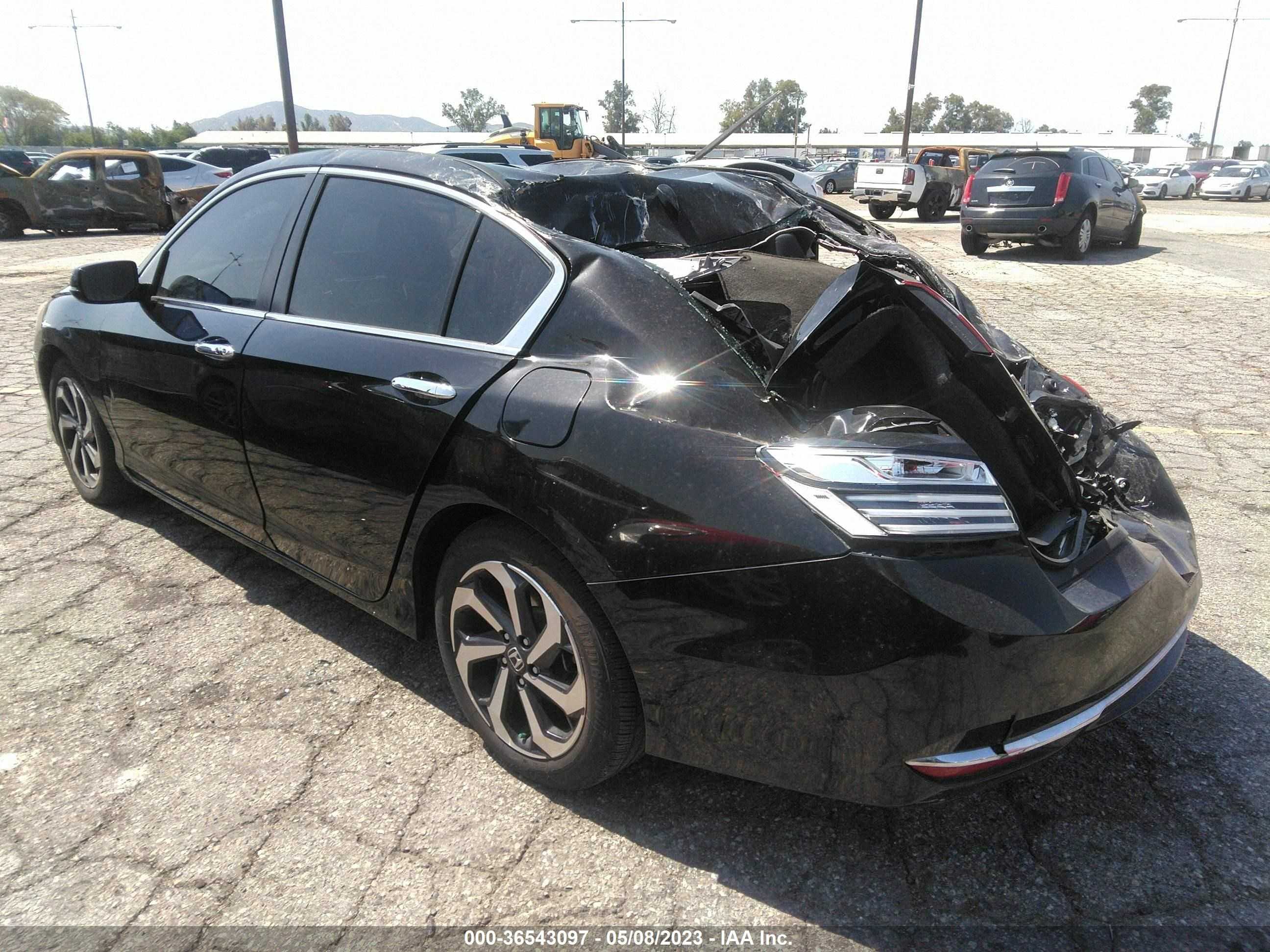 Photo 2 VIN: 1HGCR2F83HA248956 - HONDA ACCORD 