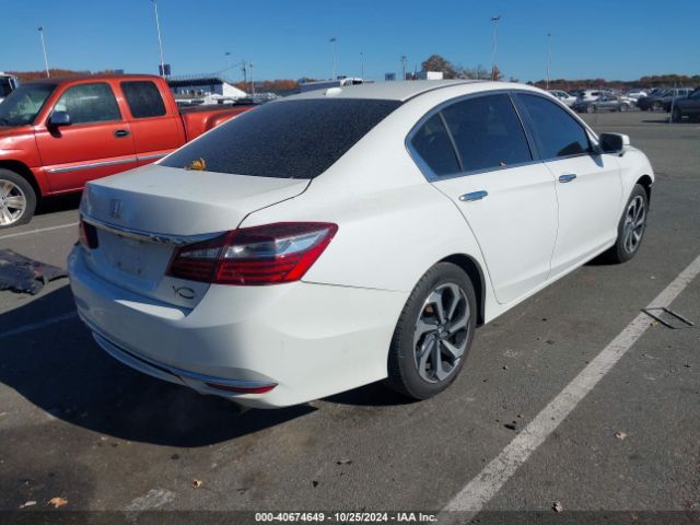 Photo 3 VIN: 1HGCR2F83HA277907 - HONDA ACCORD 