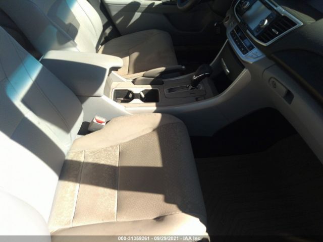 Photo 4 VIN: 1HGCR2F84DA045603 - HONDA ACCORD SDN 