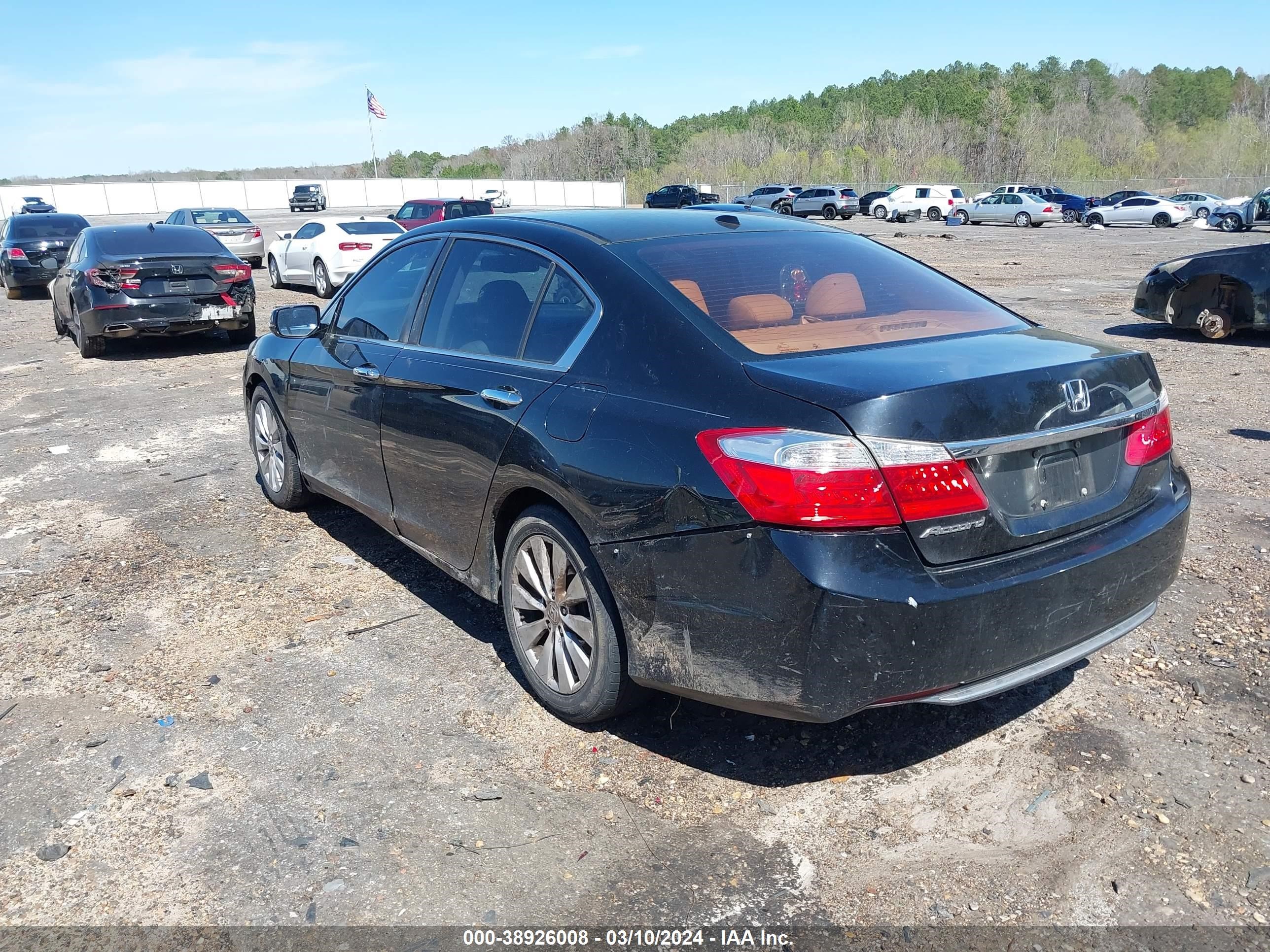 Photo 2 VIN: 1HGCR2F84DA157818 - HONDA ACCORD 