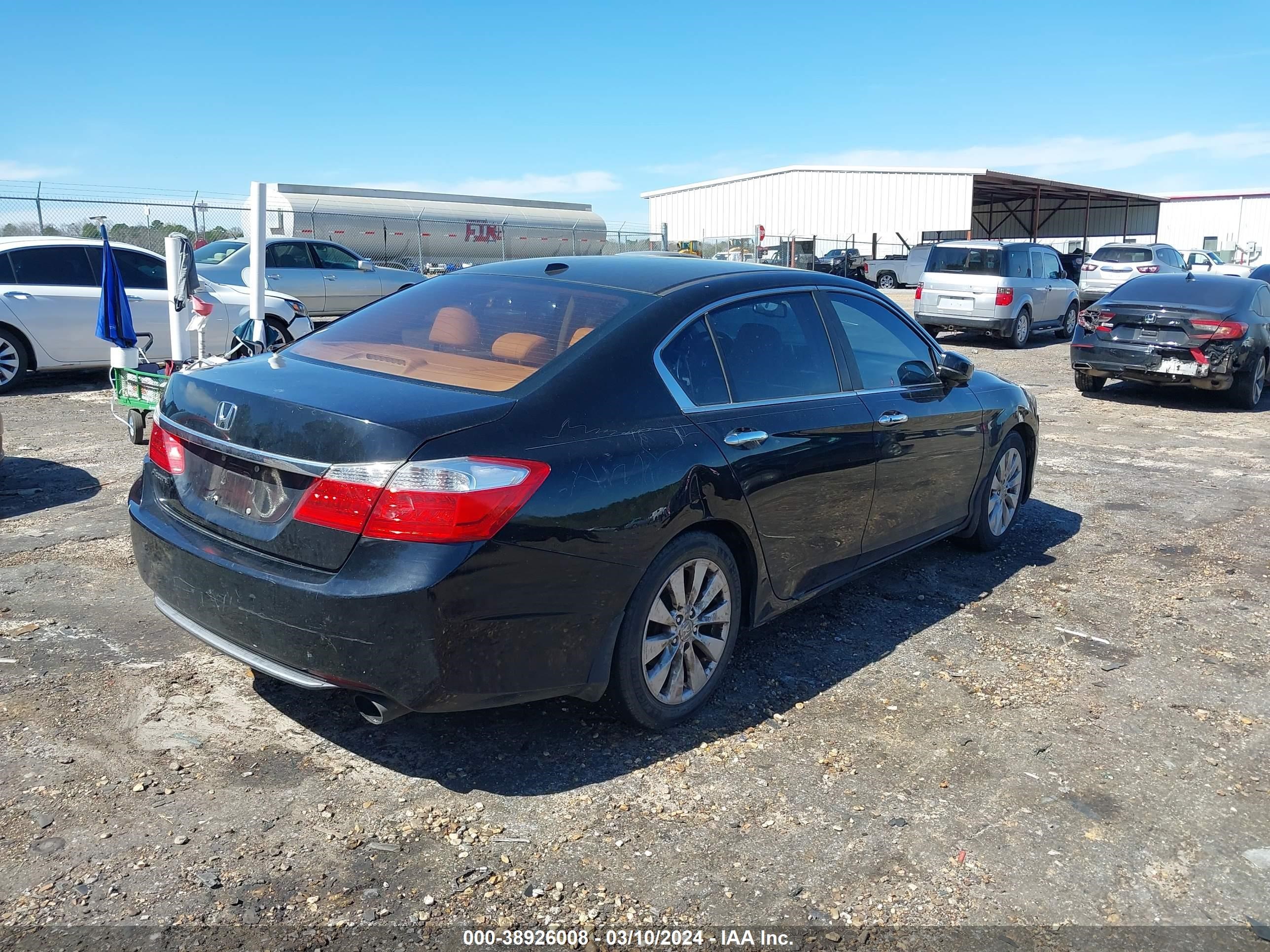 Photo 3 VIN: 1HGCR2F84DA157818 - HONDA ACCORD 