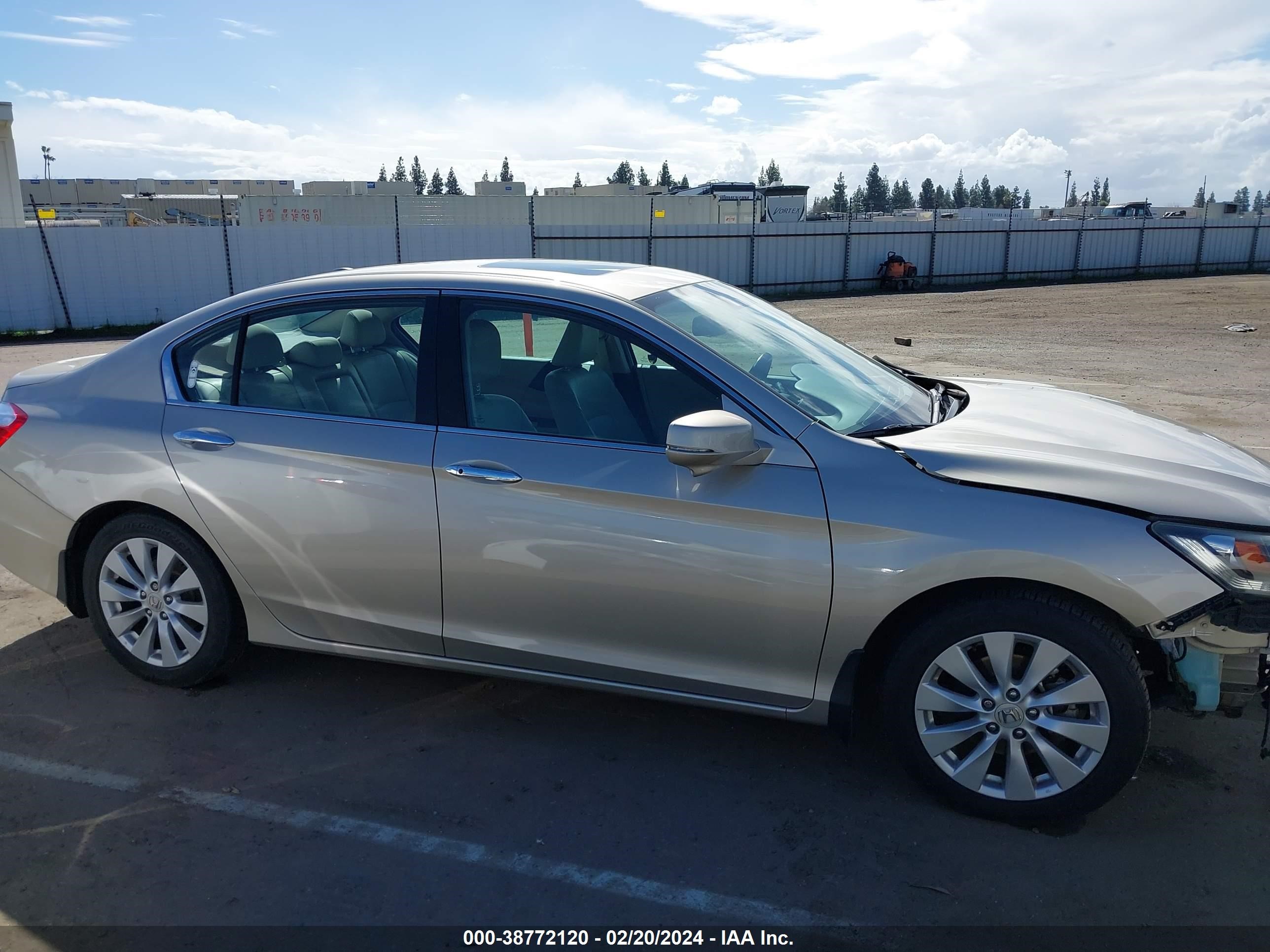 Photo 13 VIN: 1HGCR2F84FA030537 - HONDA ACCORD 