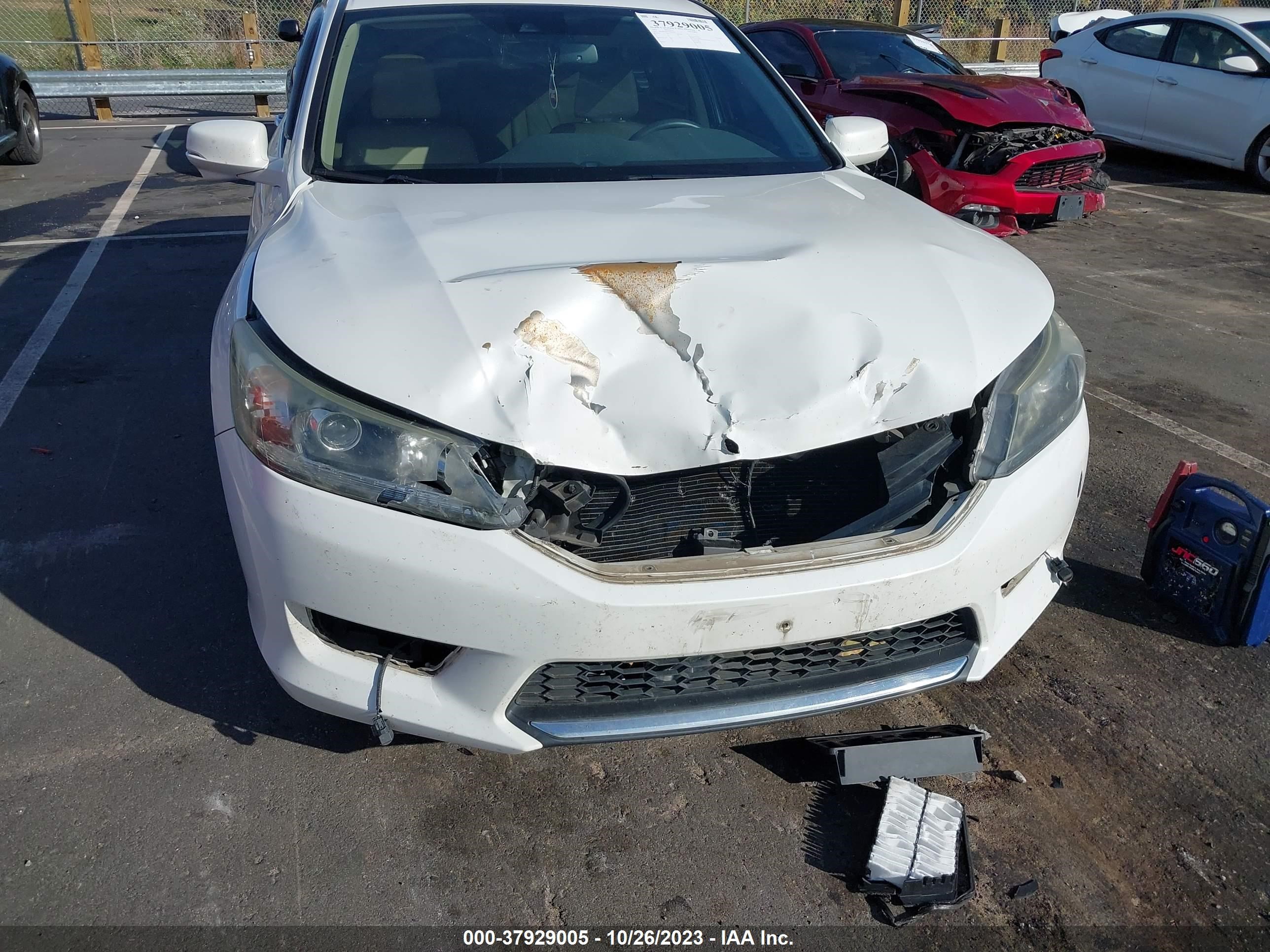 Photo 5 VIN: 1HGCR2F84FA084002 - HONDA ACCORD 