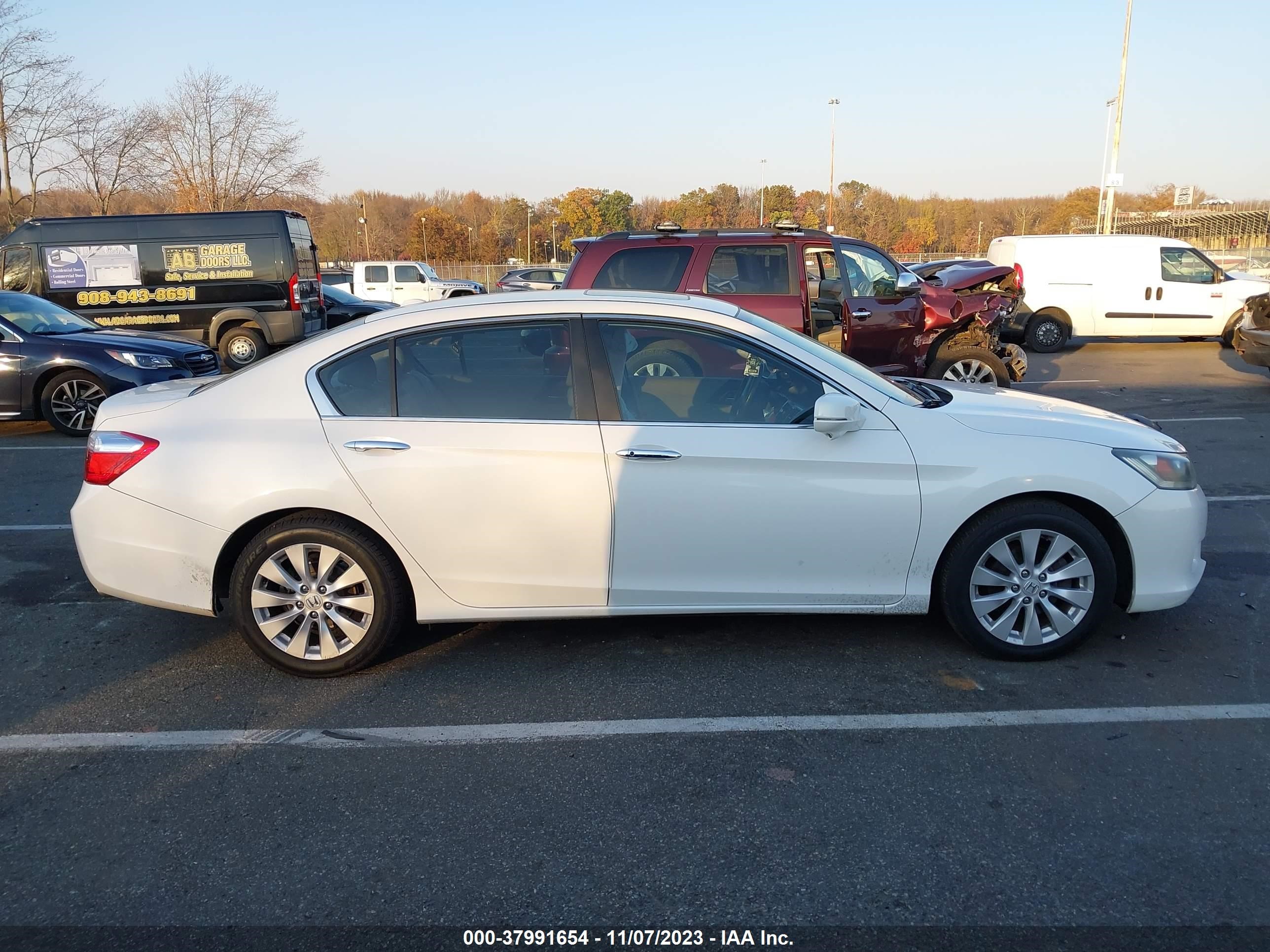 Photo 12 VIN: 1HGCR2F84FA204848 - HONDA ACCORD 