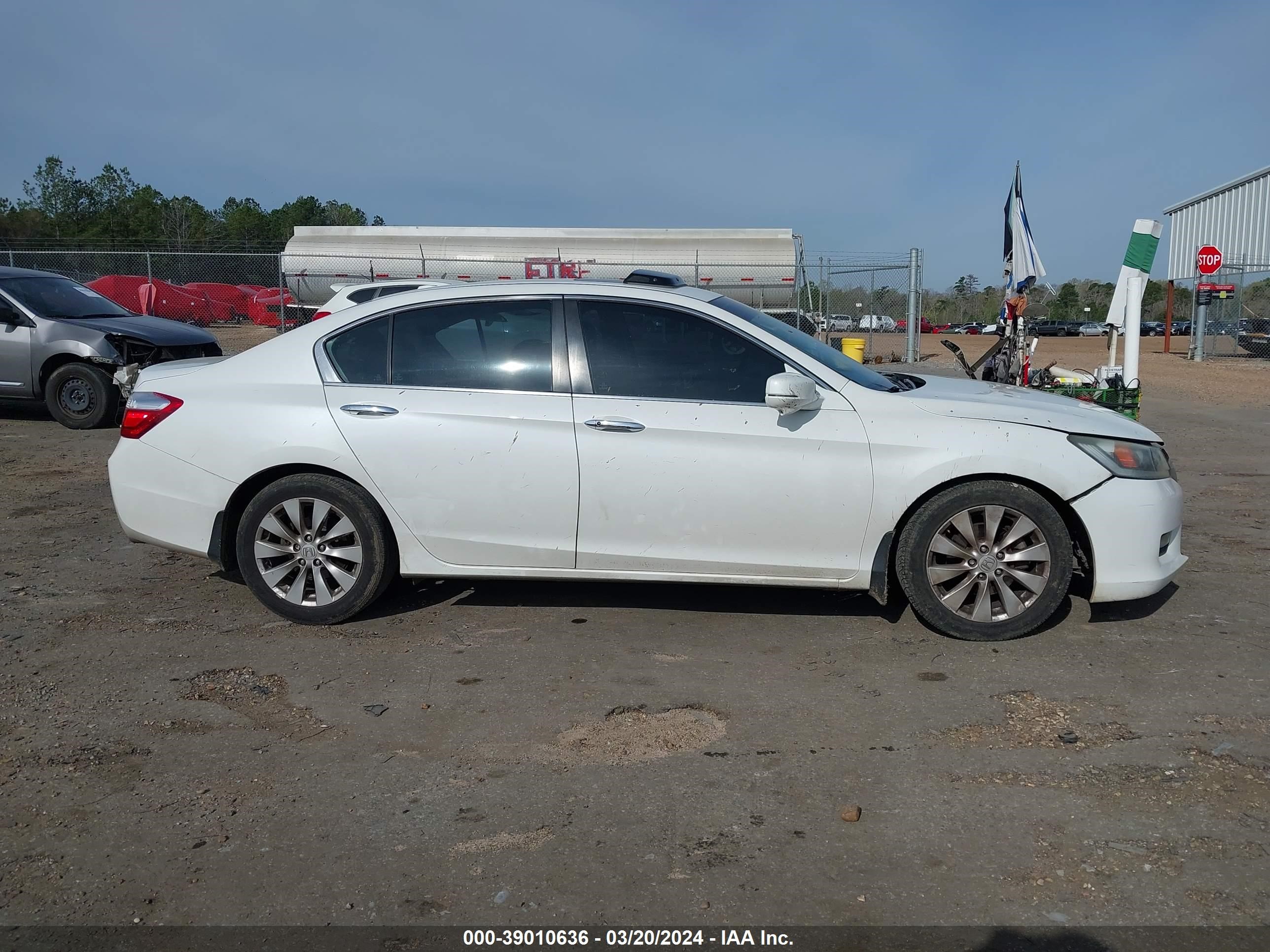 Photo 12 VIN: 1HGCR2F84FA245755 - HONDA ACCORD 