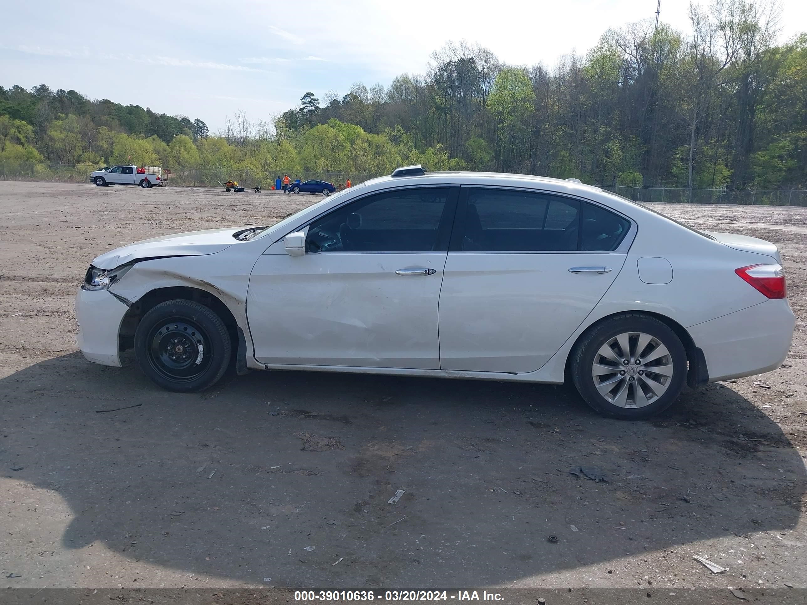 Photo 13 VIN: 1HGCR2F84FA245755 - HONDA ACCORD 