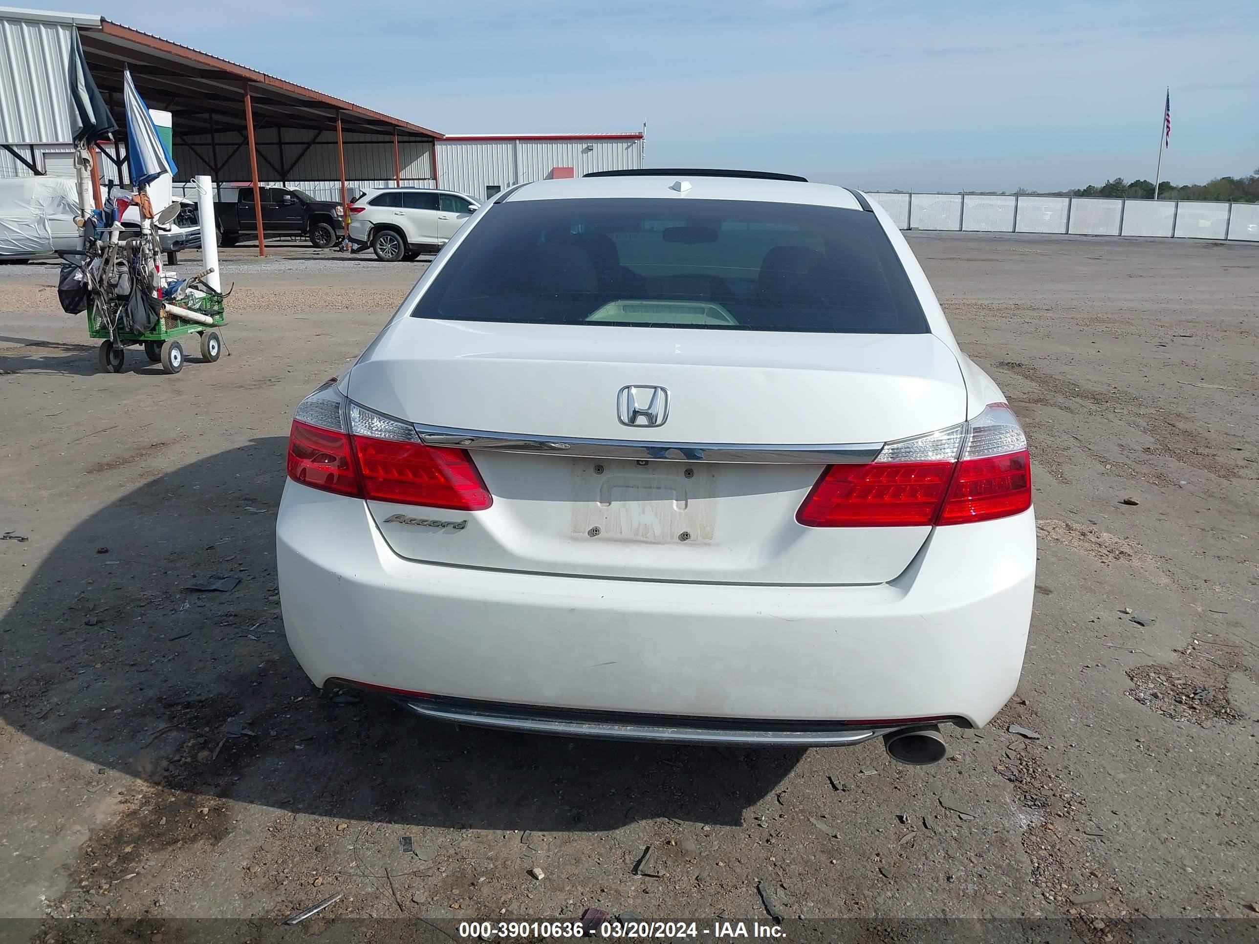 Photo 15 VIN: 1HGCR2F84FA245755 - HONDA ACCORD 