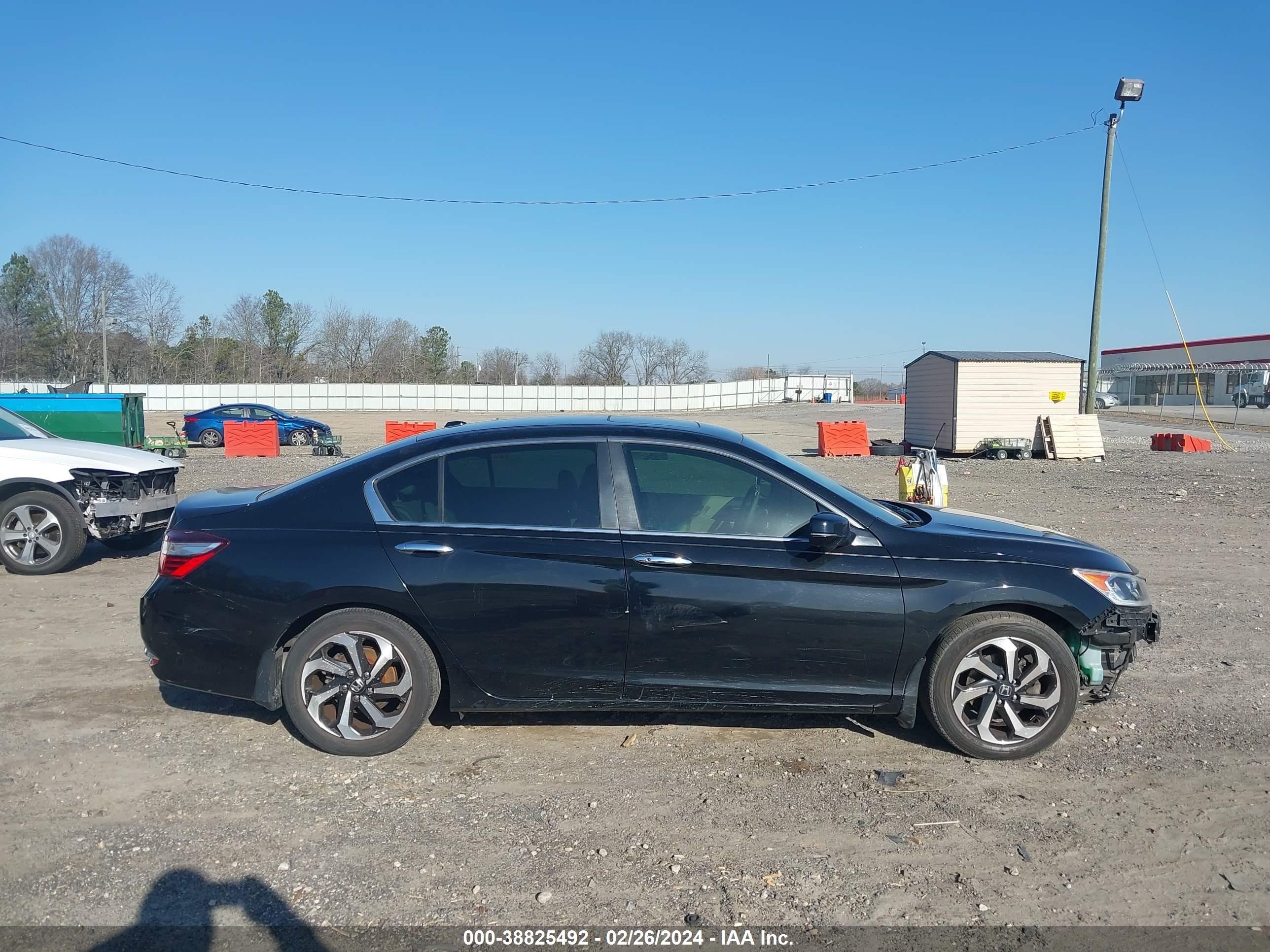 Photo 13 VIN: 1HGCR2F84GA123012 - HONDA ACCORD 