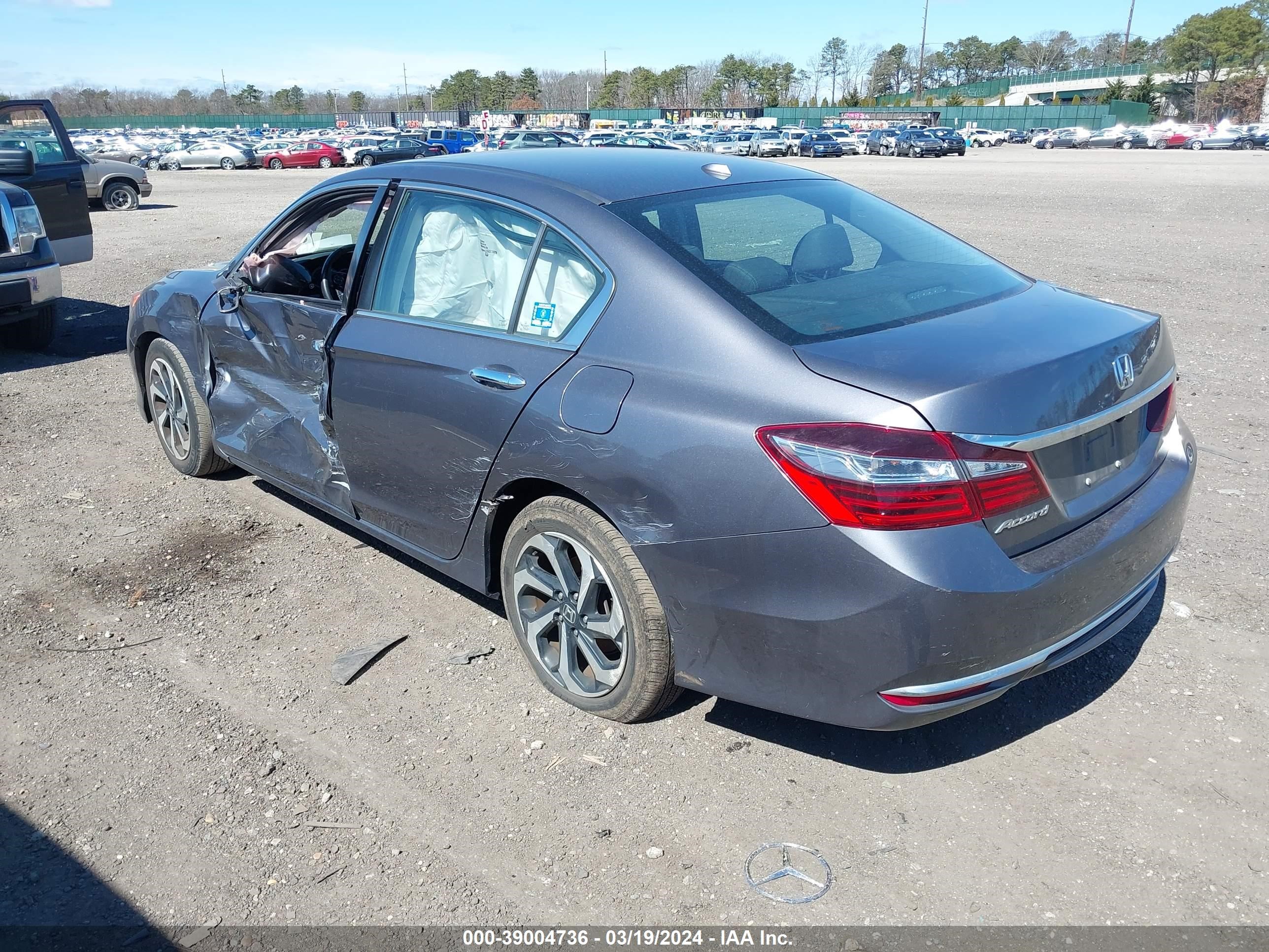 Photo 2 VIN: 1HGCR2F84GA149626 - HONDA ACCORD 