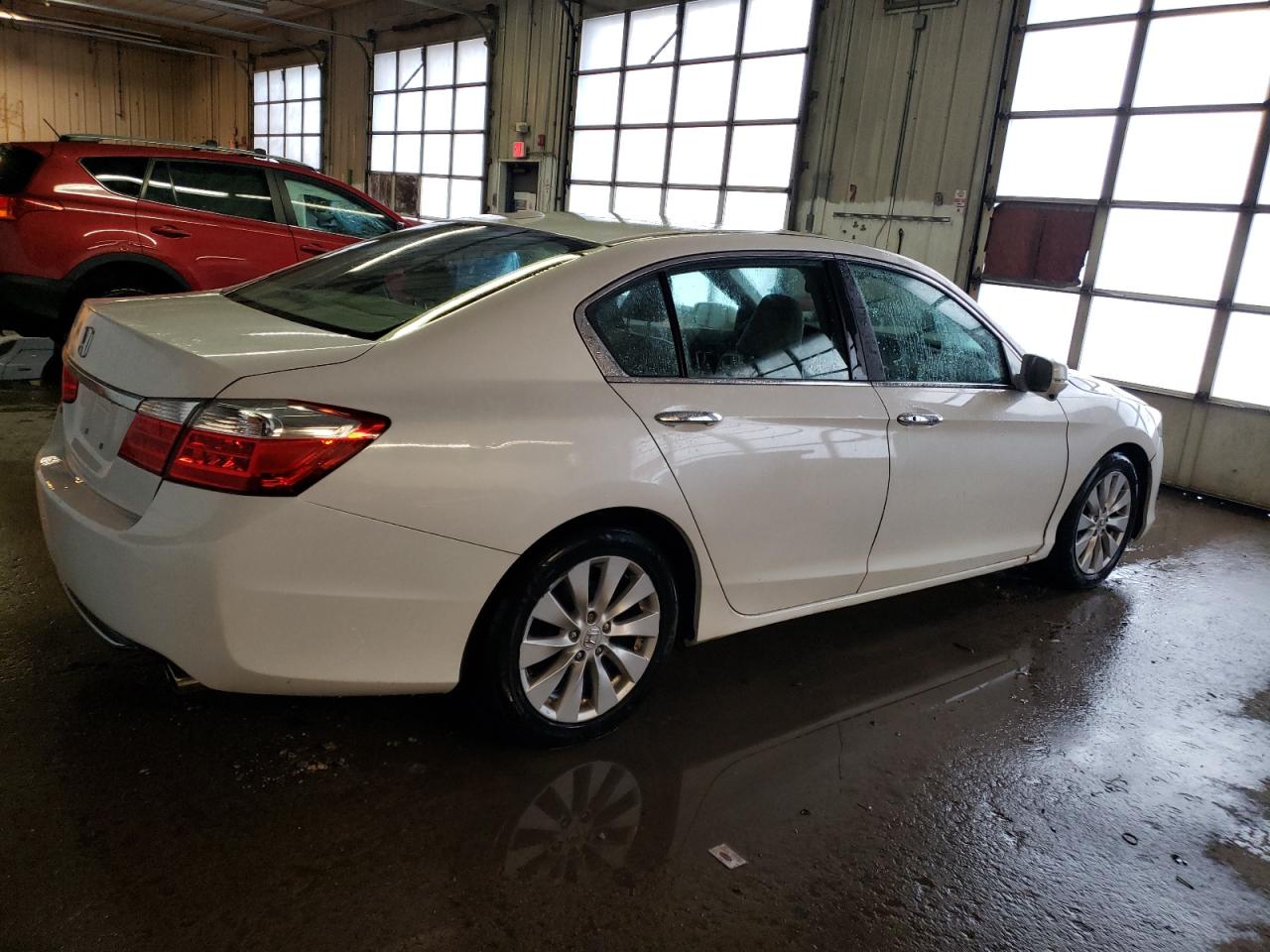 Photo 2 VIN: 1HGCR2F85DA153728 - HONDA ACCORD 