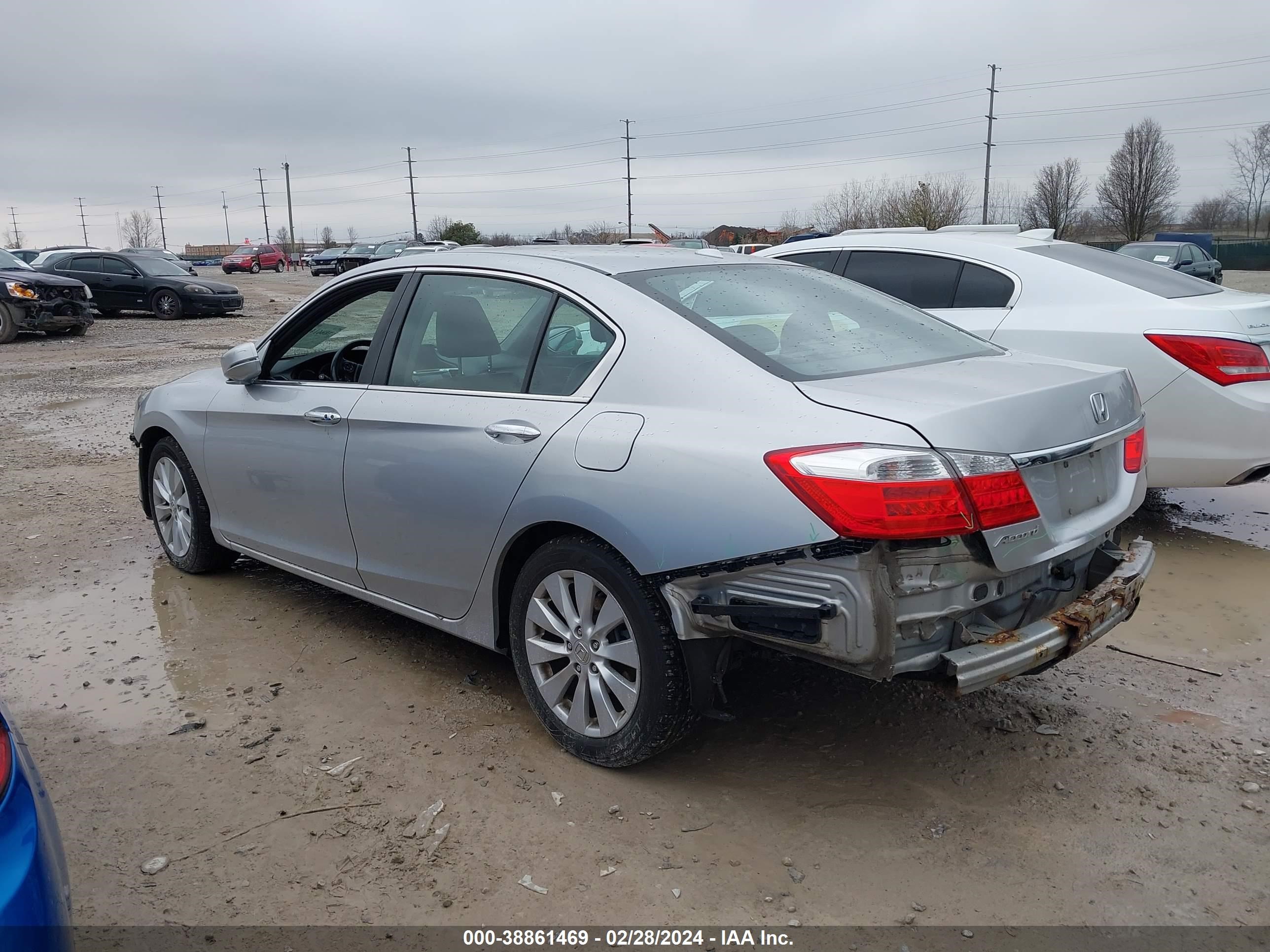 Photo 2 VIN: 1HGCR2F85DA204032 - HONDA ACCORD 