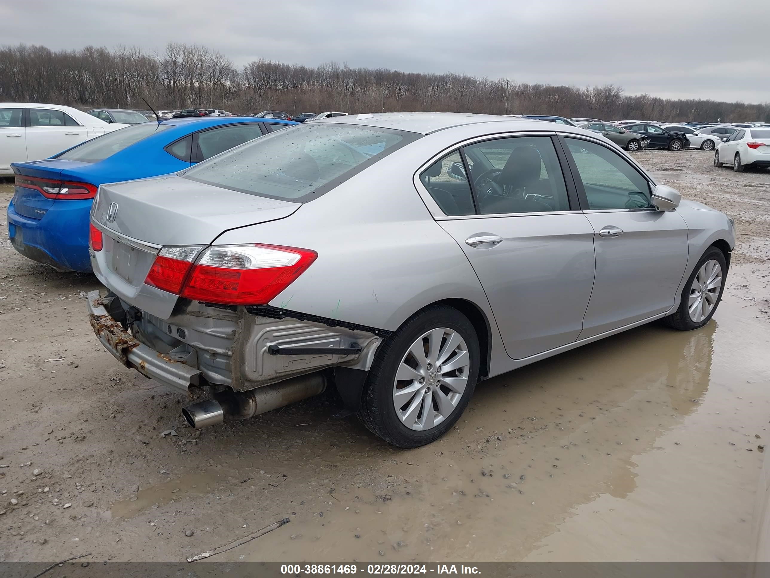 Photo 3 VIN: 1HGCR2F85DA204032 - HONDA ACCORD 