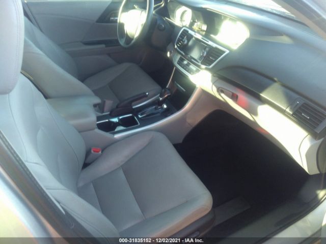 Photo 4 VIN: 1HGCR2F85DA226208 - HONDA ACCORD SDN 