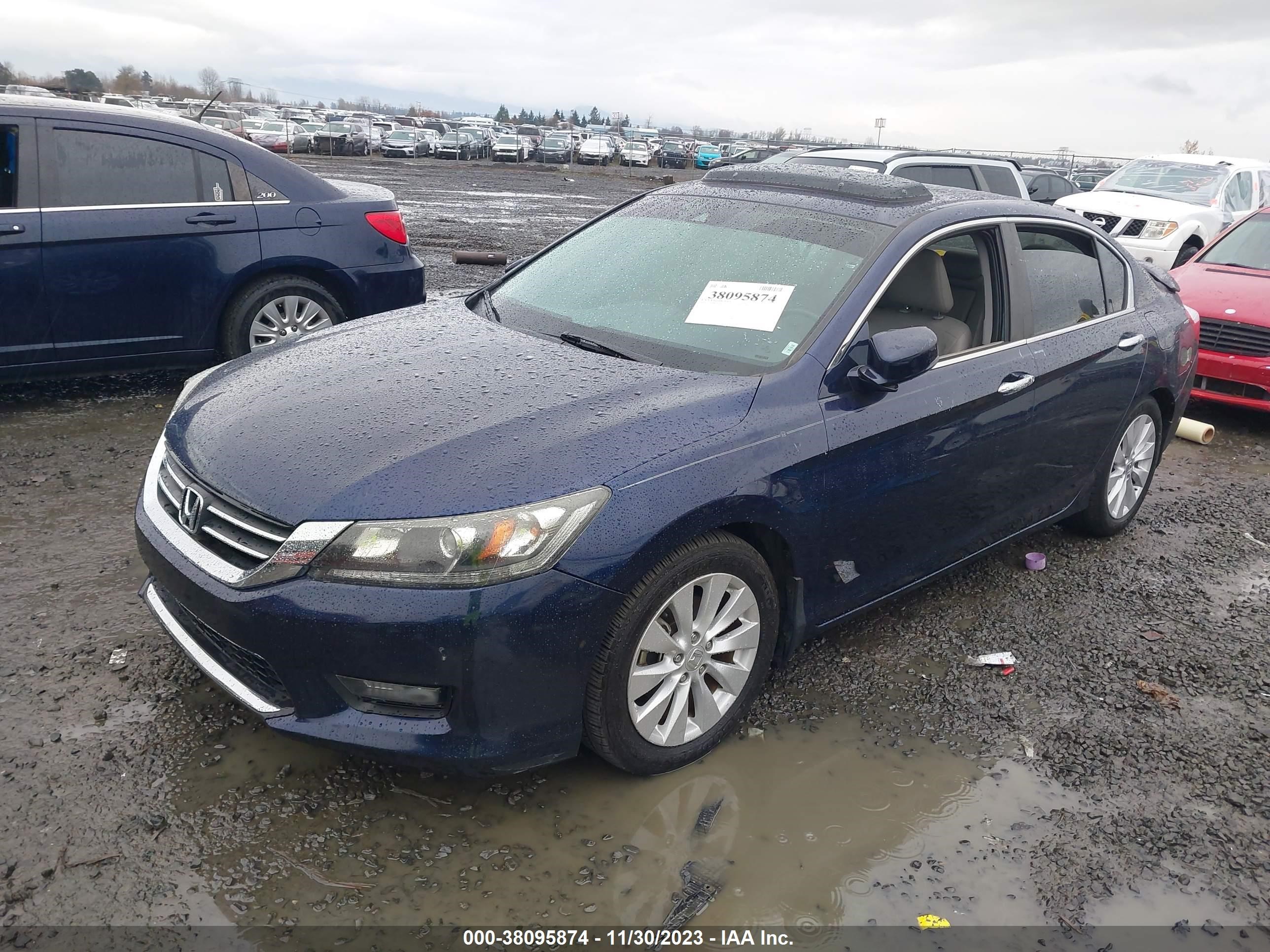 Photo 1 VIN: 1HGCR2F85EA152144 - HONDA ACCORD 