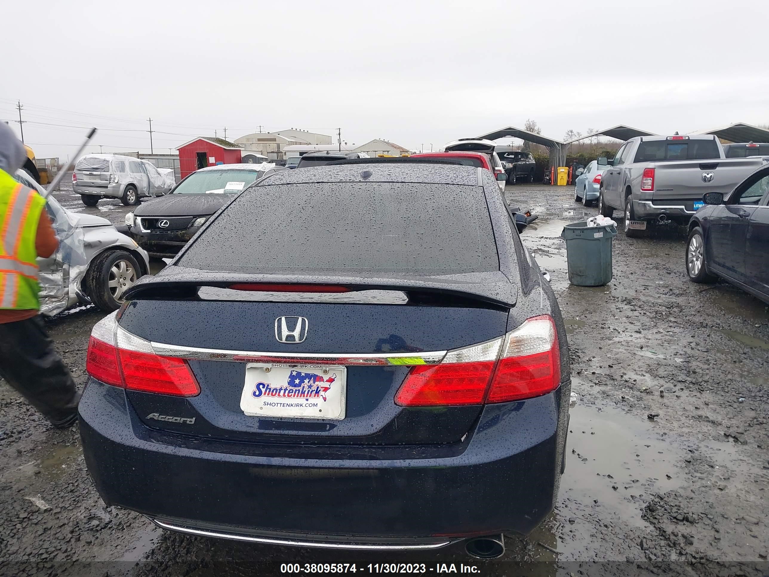 Photo 15 VIN: 1HGCR2F85EA152144 - HONDA ACCORD 