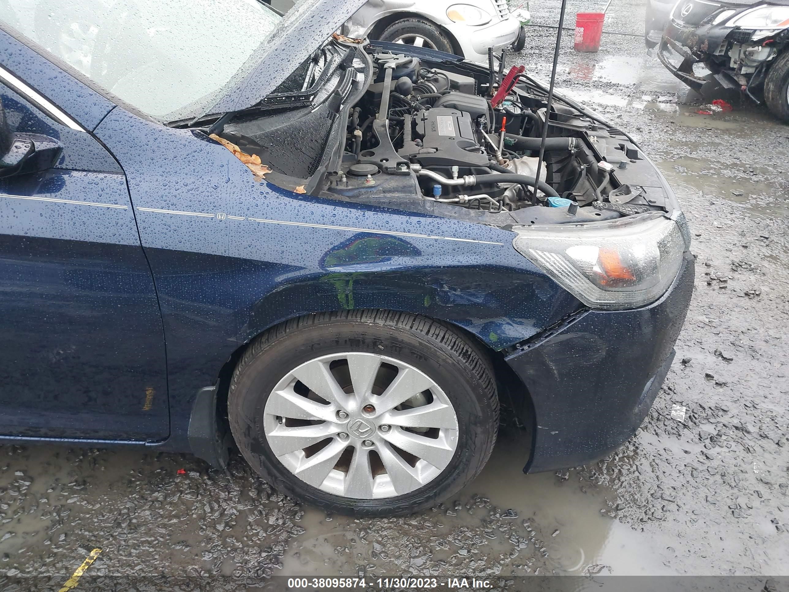 Photo 5 VIN: 1HGCR2F85EA152144 - HONDA ACCORD 