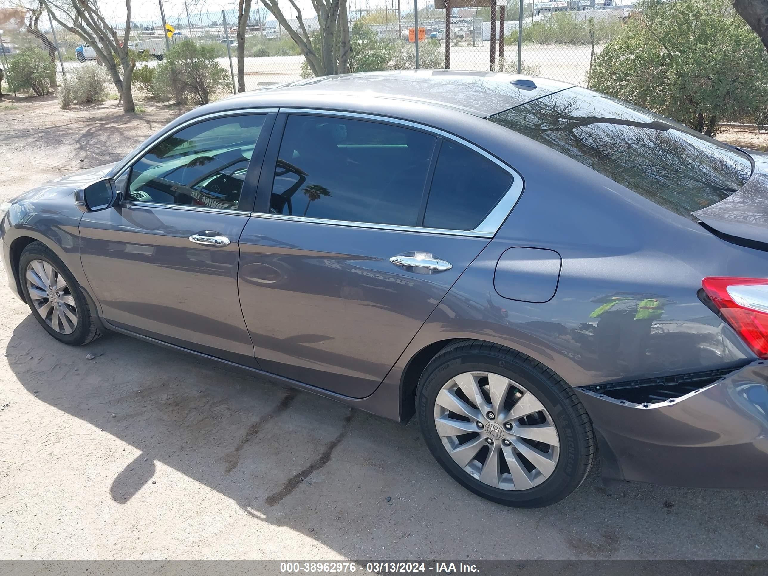 Photo 13 VIN: 1HGCR2F85EA301300 - HONDA ACCORD 