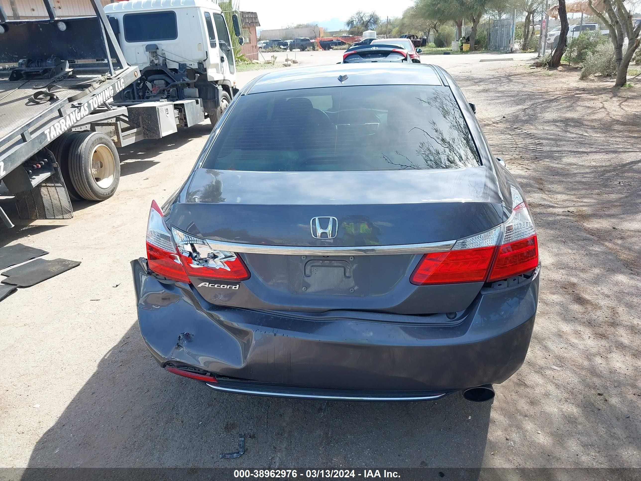 Photo 15 VIN: 1HGCR2F85EA301300 - HONDA ACCORD 