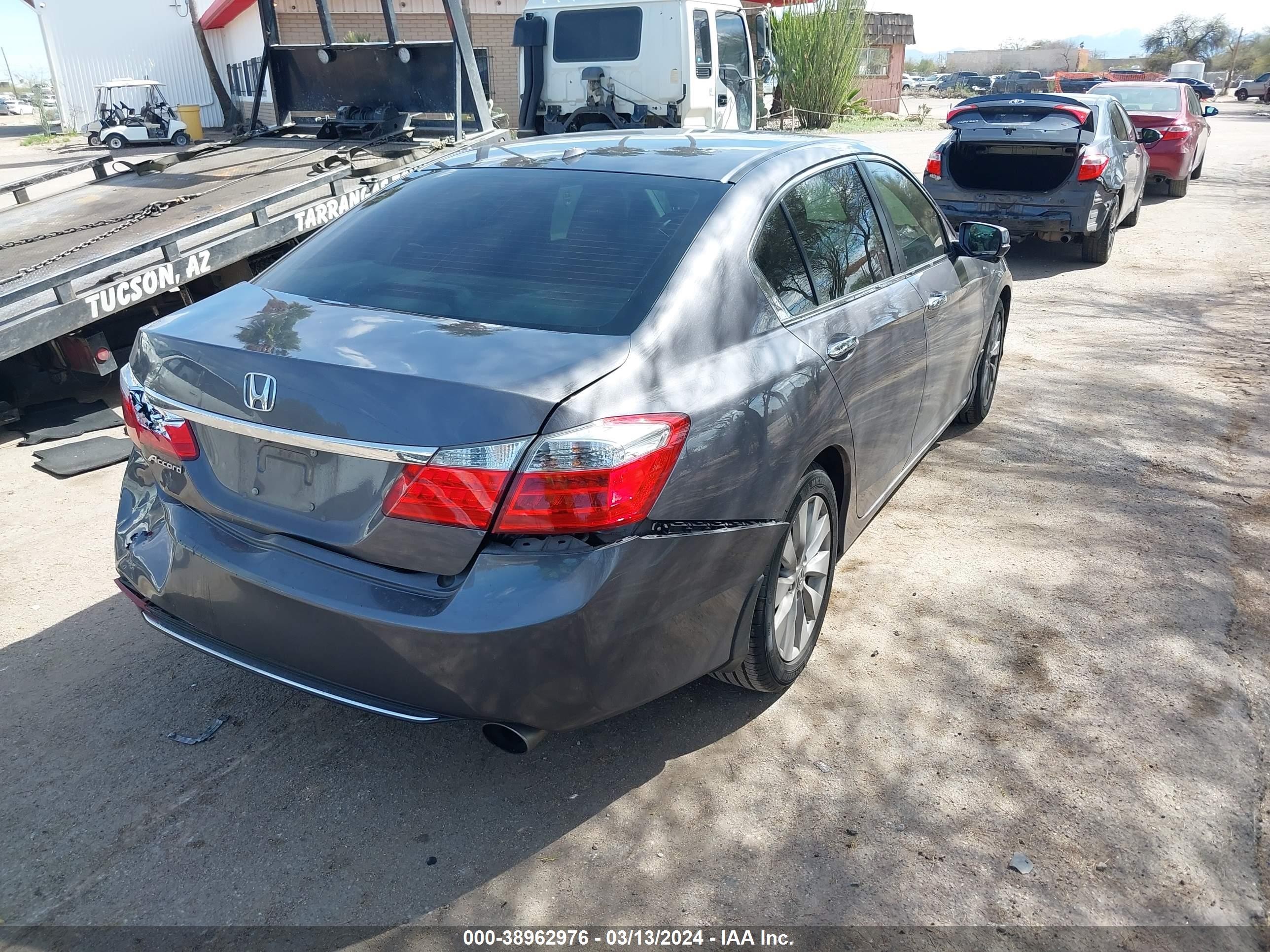 Photo 3 VIN: 1HGCR2F85EA301300 - HONDA ACCORD 