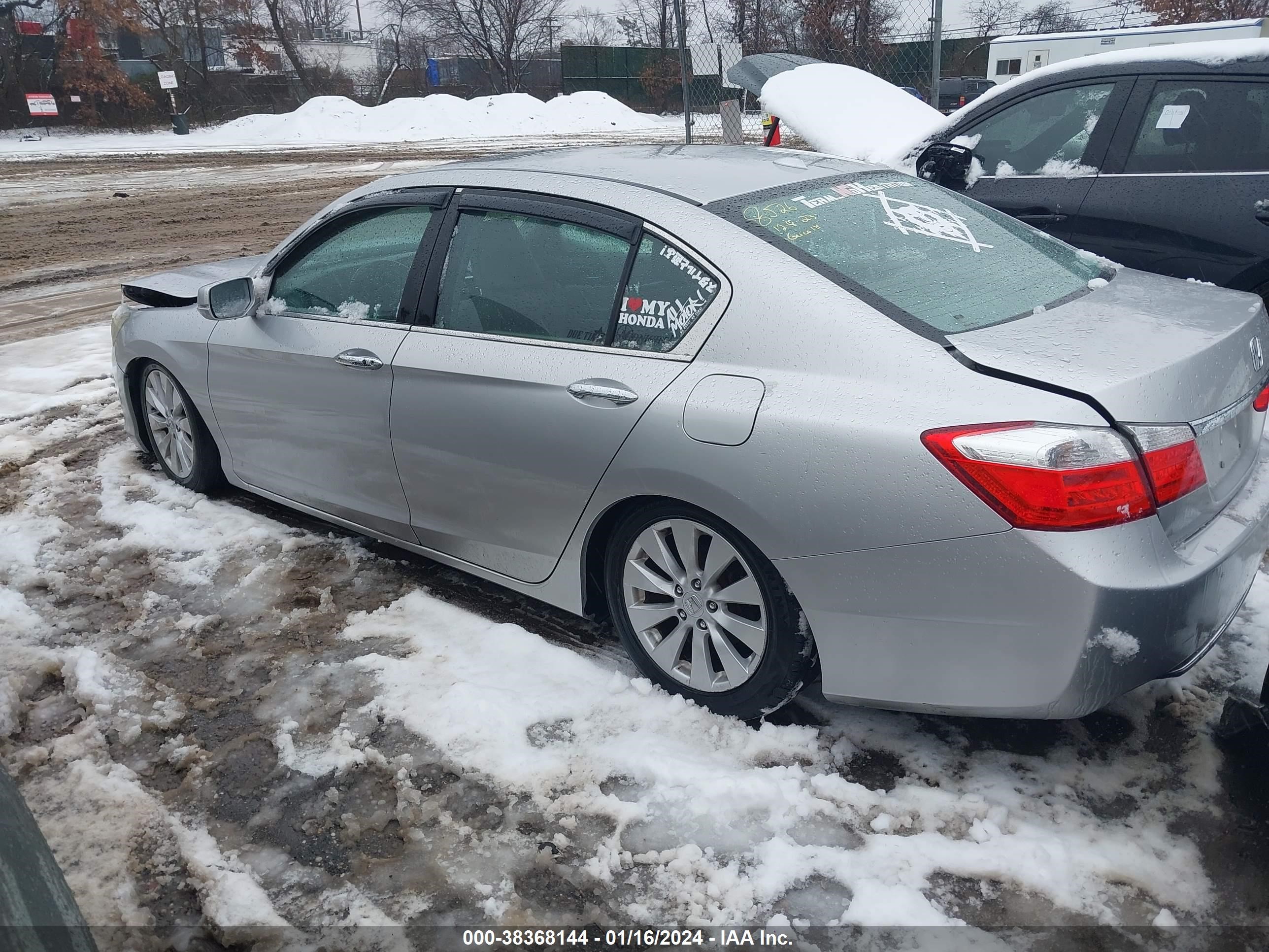 Photo 2 VIN: 1HGCR2F85FA015786 - HONDA ACCORD 